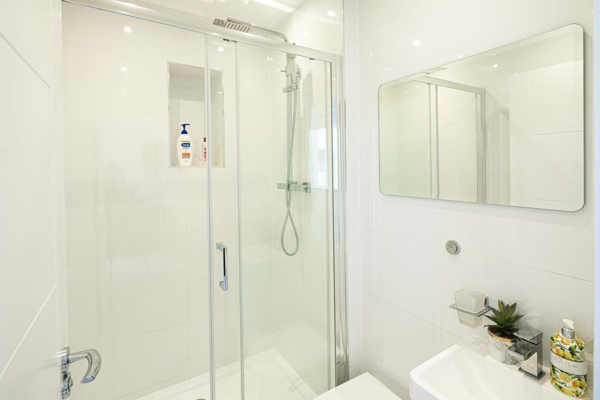 Charming Newly Refurb 2-Bed 2-Bath Whole Apartment Near Hyde Park & Kensington, Prime Paddington Location Zone 1 Londra Dış mekan fotoğraf